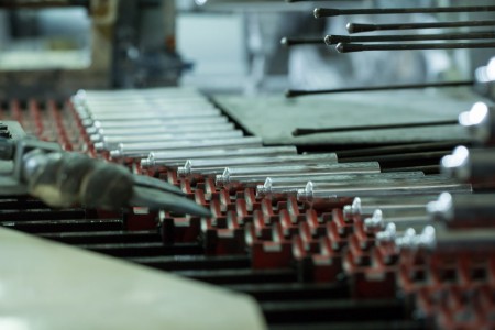 "Линхардт-Алтай" запустил новую линию по производству алюминиевых туб