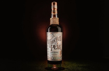 дизайн упаковки рома Mountain Peak