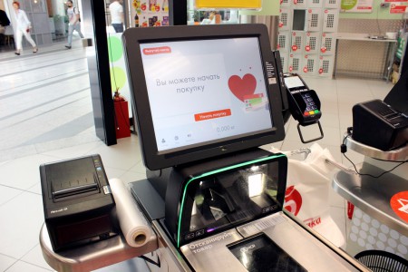 В магазинах "Пятёрочка" появились говорящие "Выручай-кассы"