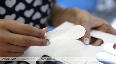 Ложки из картона начали выпускать в Гродненской типографии