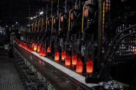 Стеклотарный завод в Минводах модернизируют за миллиард рублей