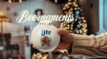 Miller Lite вешает пиво на ёлку