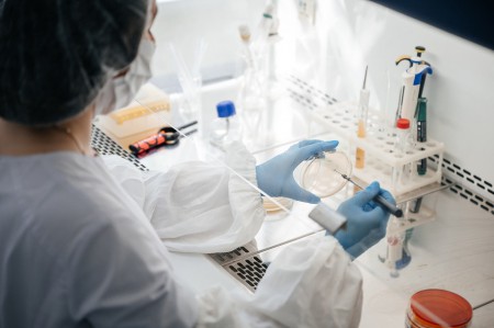 Новая микробиологическая лаборатория открылась в Томском политехническом университете при поддержке "ЭФКО"