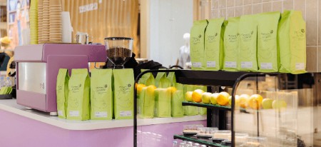 lovemedo разработали айдентику и упаковку для кофейного бренда "Поэт и Кот"