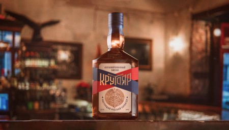 В студии Артемия Лебедева упаковали виски "Крутояр"