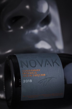    Novak Gray Blend