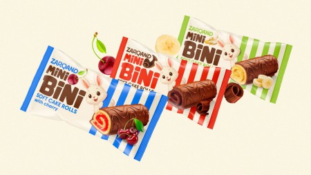 Кролик Mini Bini дружит с детьми и взрослыми