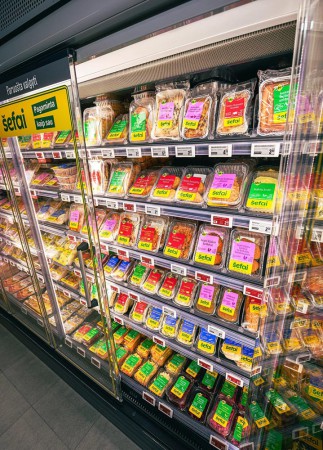 etiquette упаковали СТМ литовской сети магазинов IKI